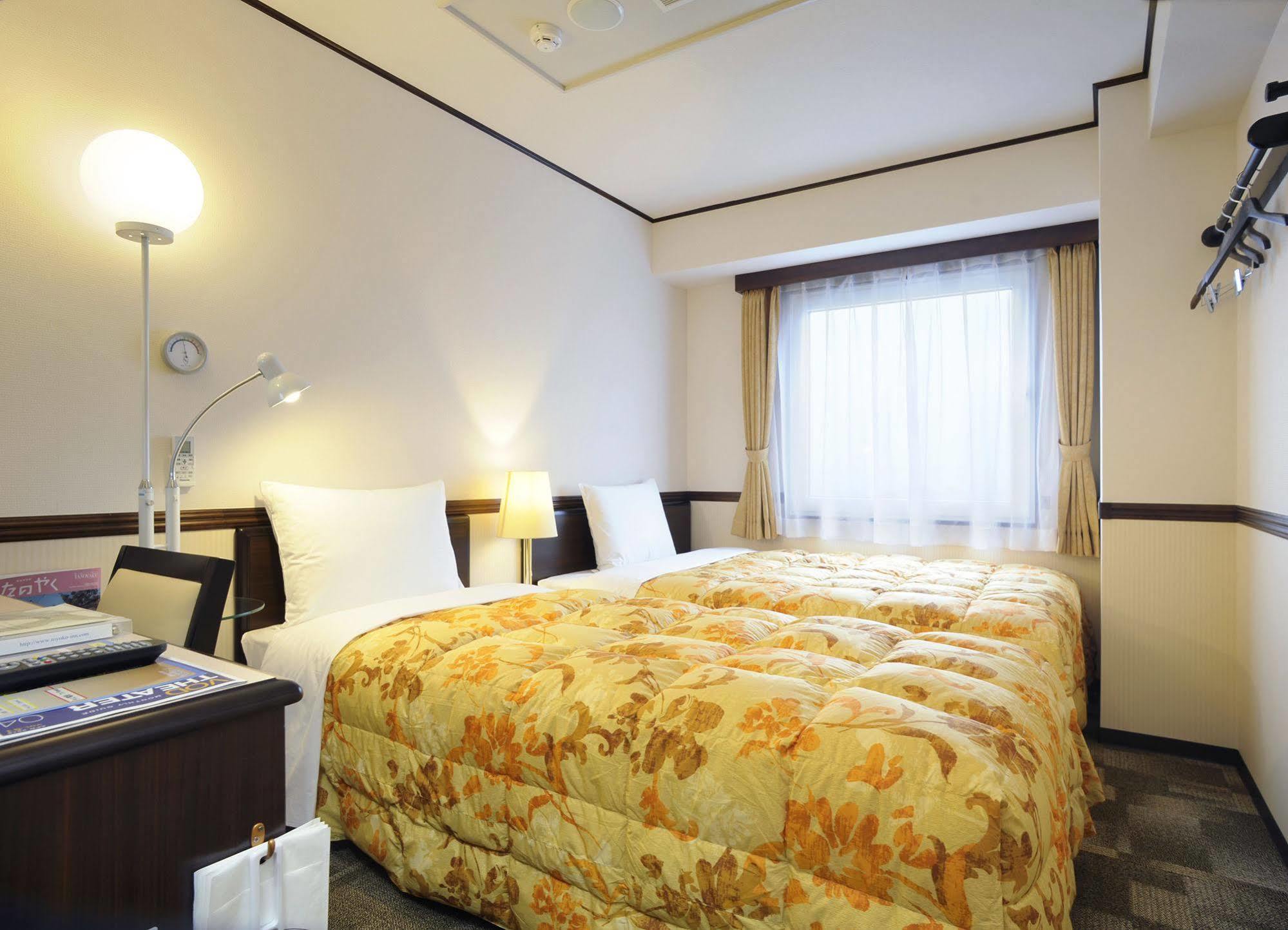 Toyoko Inn Aioi Eki Shinkansen Guchi Esterno foto