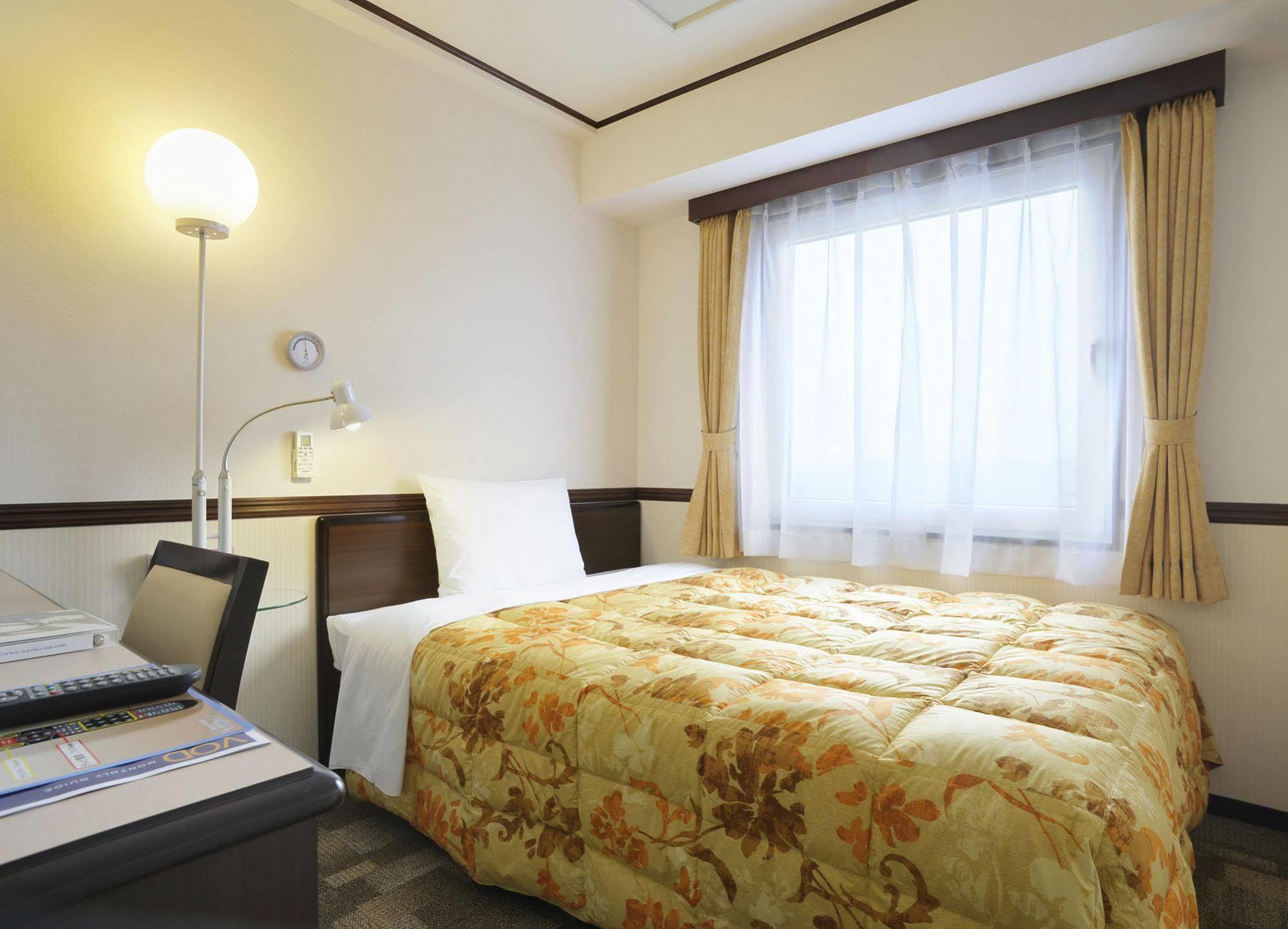 Toyoko Inn Aioi Eki Shinkansen Guchi Esterno foto