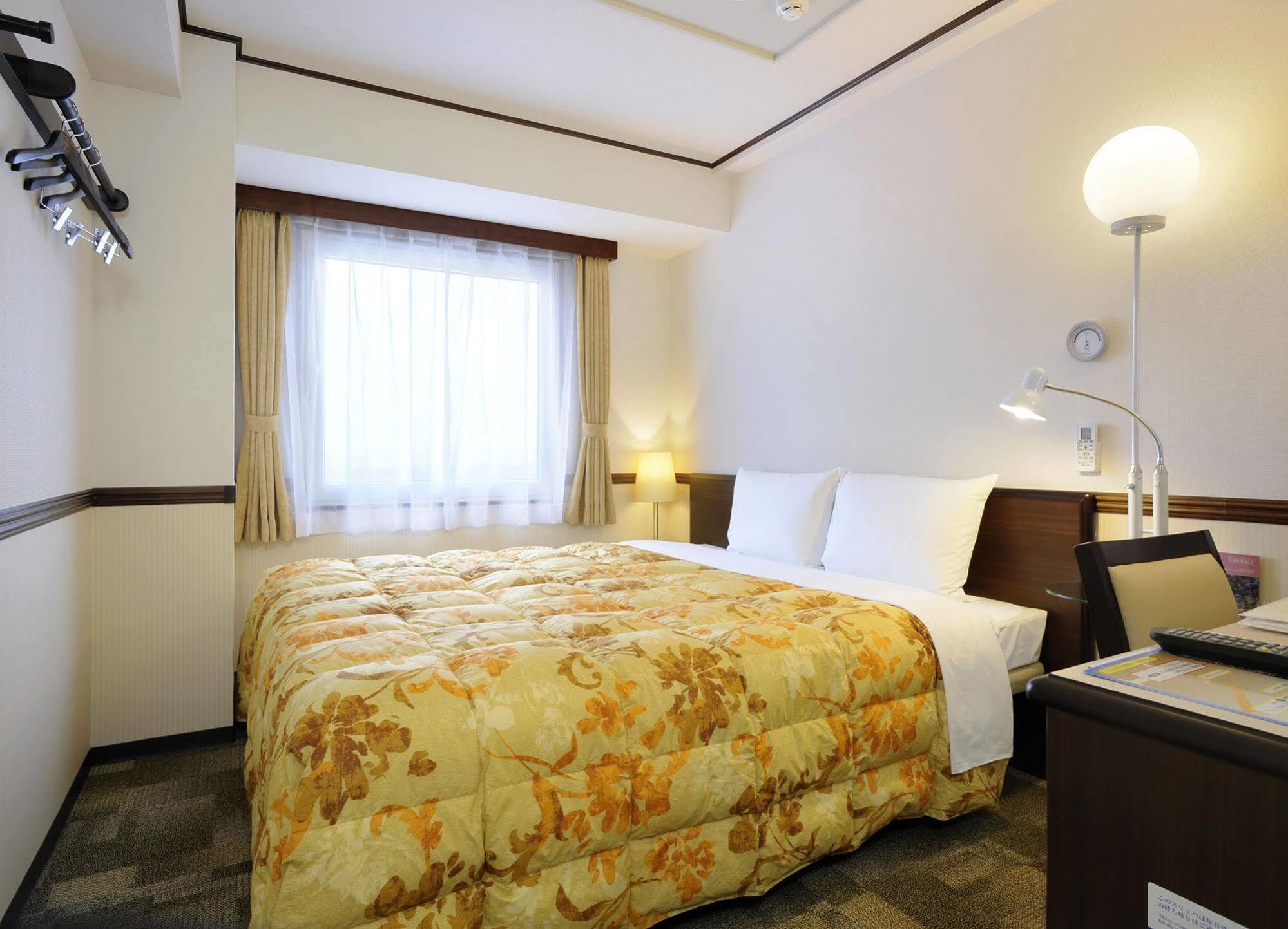 Toyoko Inn Aioi Eki Shinkansen Guchi Esterno foto